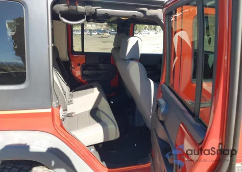 2009 Jeep Wrangler Unlimited X из США, поврежденный, VIN 1J4GA39129L727963